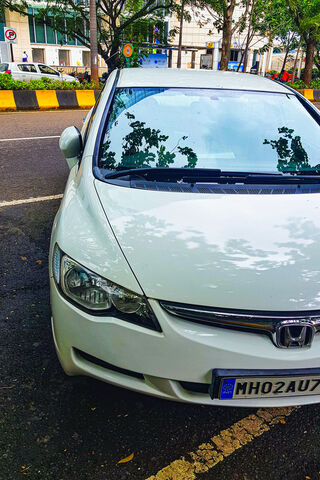 Sleek and Stylish: The Honda Civic in Action 🚗✨