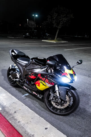 Night Rider: The Kawasaki ZX6R in Action! 🏍️✨