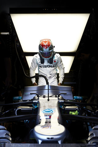 Lewis Hamilton: The Champion Ready to Race 🏎️✨