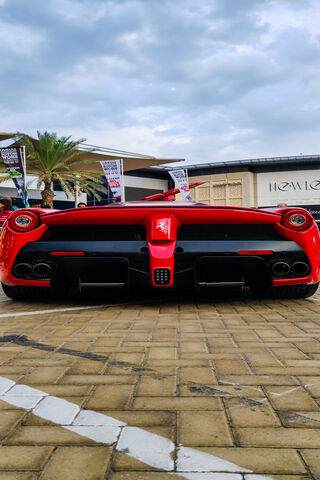 LaFerrari: The Pinnacle of Italian Engineering 🇮🇹🚗