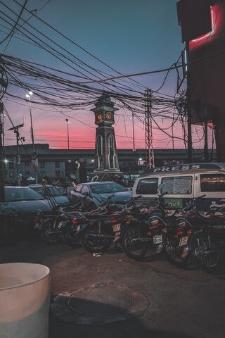 Twilight Tangle: A City’s Pulse