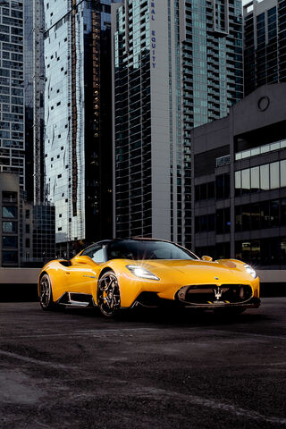 Maserati Marvel: A Yellow Dream on Wheels 🚗✨