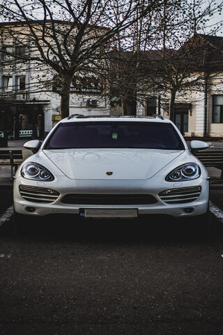 Elegance on Wheels: The Porsche Cayenne