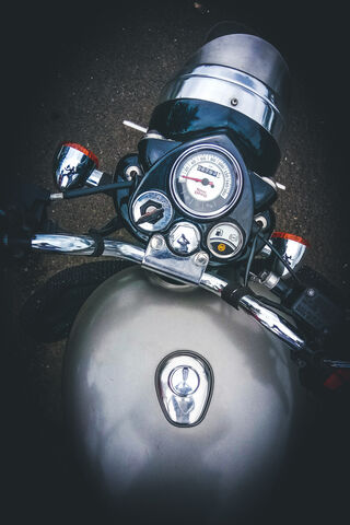 Ride the Royal Enfield 350ABS: A Classic Adventure Awaits! 🏍️✨