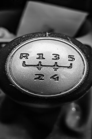 Shifting Gears: The Heart of the Seat Ibiza 🚗