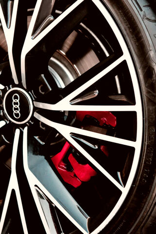 Sleek Performance: The Audi A7 Wheel Close-Up 🚗✨