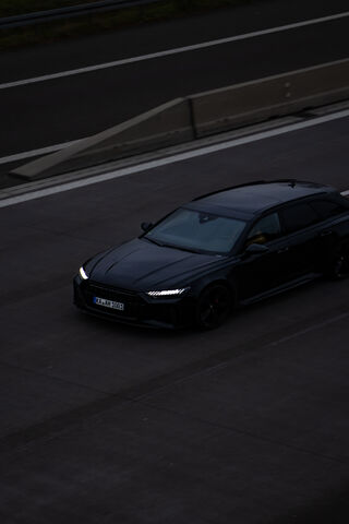 Unleashing Power: The Audi RS6 2020 in Action 🚗💨