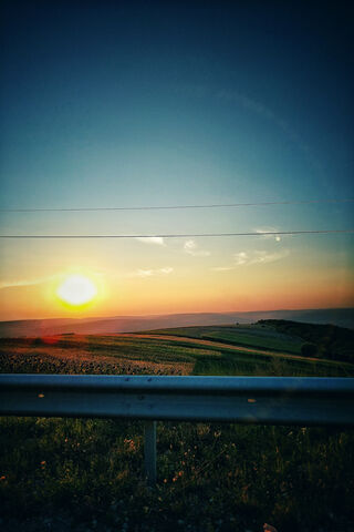 Apus: The Golden Hour of Serenity 🌅