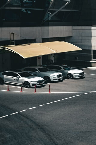 Chic Rides Await: Luxury Cars at the Airport 🚗✨