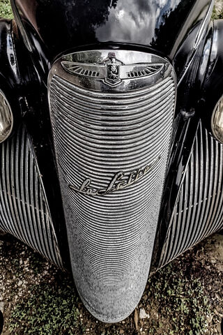 Timeless Elegance: The Classic Antique Car