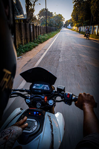 Riding the Bajaj Dominar: A Journey of Power and Precision 🏍️✨
