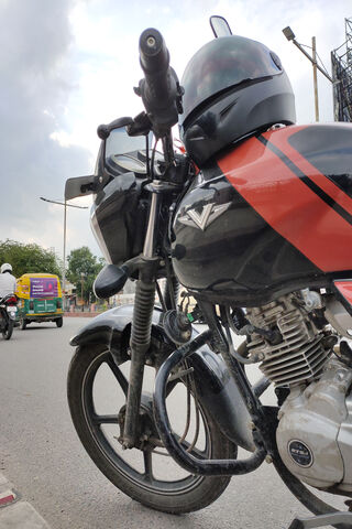 Bajaj V12: The Urban Commuter’s Dream 🏍️✨