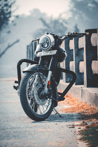 The Timeless Ride: Bullet Classic 350 🏍️✨