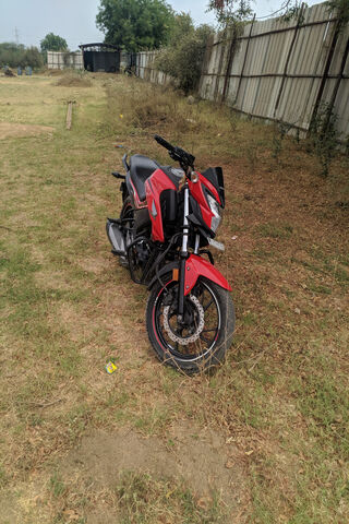 The Bold Ride: Cb Hornet 160 Unleashed! 🏍️🔥