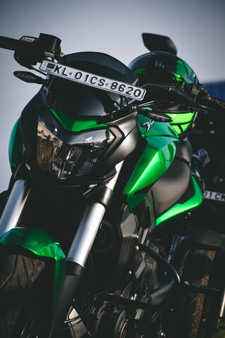 Dominar 400: The Thrill of the Ride! 🏍️💨