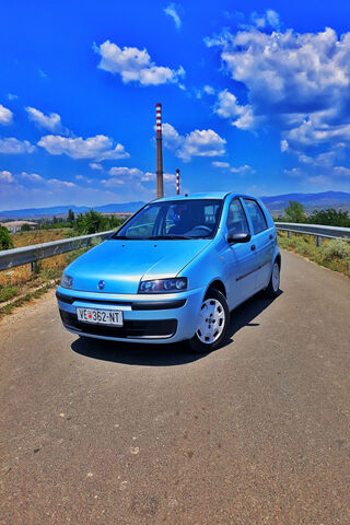 Fiat Punto MK2: A Classic City Companion 🚗✨