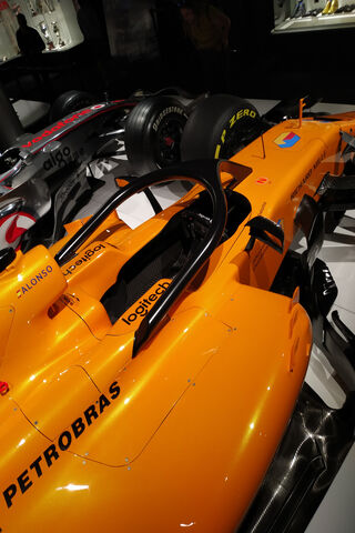 The Iconic McLaren: A Tribute to Fernando Alonso 🏎️✨