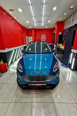 Sleek and Stylish: The Ford Fiesta MK8 Shines Bright! 🚗✨