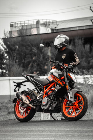 Unleash the Beast: KTM Duke 250 in Action! 🏍️🔥
