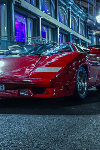 The Iconic Lambo Countach: A Legend on Wheels 🚗✨