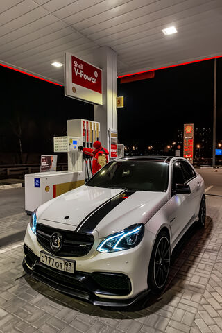 Power Meets Elegance: The Mercedes AMG Experience 🚗✨