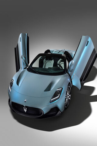 Maserati Magic: The Art of Italian Engineering 🚗✨