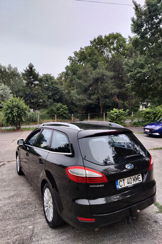 Sleek and Stylish: The Mondeo Mk4 in Action 🚗✨