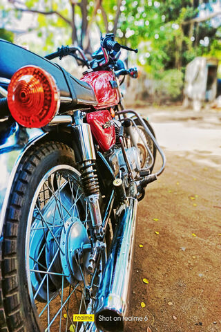 Omkar Pawar's Classic Ride: A Journey on Two Wheels 🏍️✨