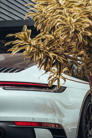 Sleek Elegance: The Porsche 911 992