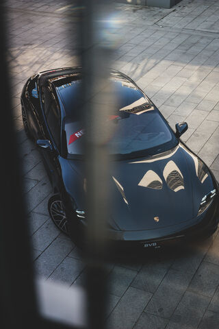 The Sleek Power of the Porsche Taycan 🚗⚡