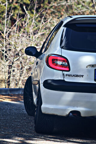 Peugeot 206: A Classic Hatchback with Style 🚗✨