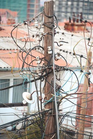 Wires of Nostalgia: A Glimpse into Retro City