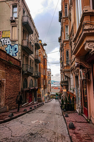 Sokak: A Hidden Gem of Urban Charm 🌆✨