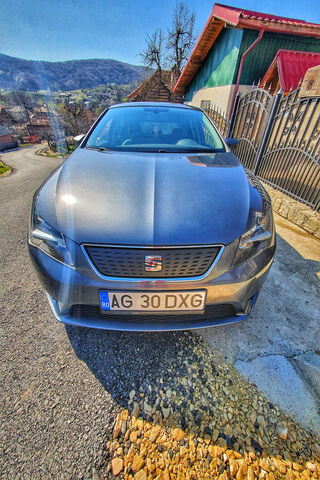 The Sleek SEAT León: A Drive to Remember 🚗✨