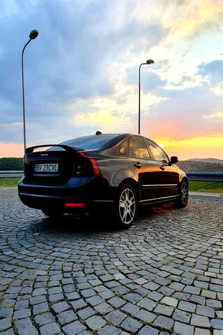 Volvo S40: A Stylish Ride at Sunset 🌅