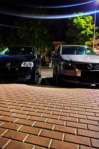 Volkswagen Touran: A Night Out in Style 🌙🚗