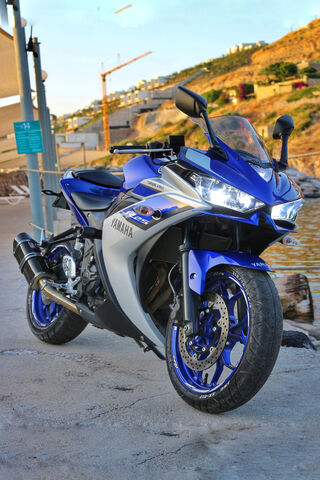 Yamaha R25: The Ultimate Sportbike Experience 🏍️💨