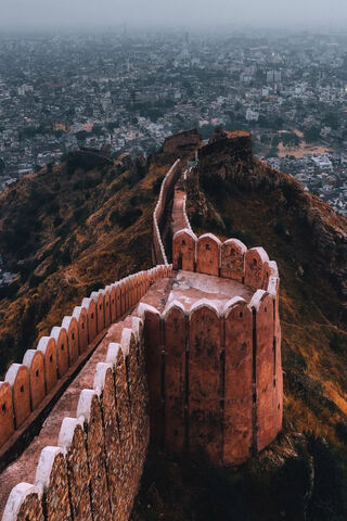 Majestic Fortifications of Jaipur: A Glimpse into History 🏰✨