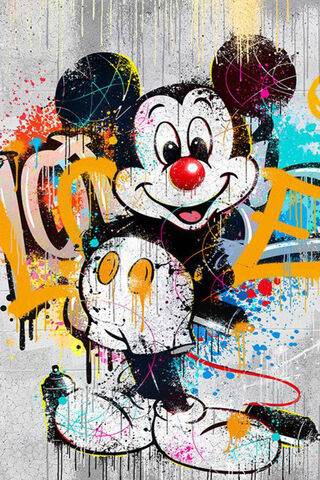 Graffiti Love: A Playful Twist on a Classic Icon 🎨❤️