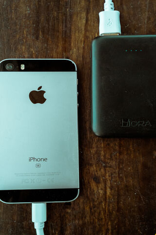 Stay Charged Anywhere: iPhone SE Powerbank Essentials ⚡📱