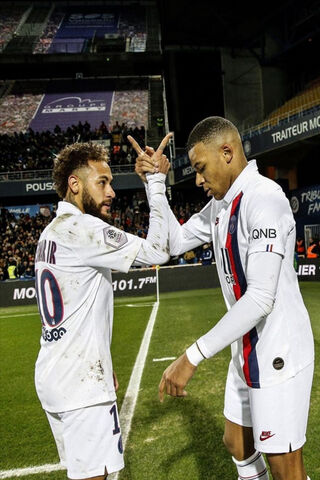 Dynamic Duo: Neymar and Mbappé Celebrate Victory! ⚽🎉