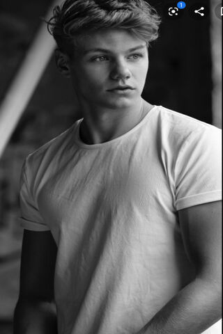 Florian Macek: A Portrait of Charisma