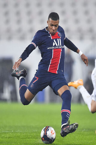 Kylian Mbappé: The Speedster in Action ⚽️💨