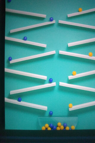 Colorful Cascade: The Ball Drop Challenge 🎉