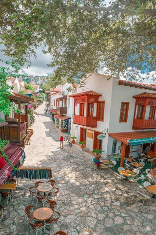 Strolling Through Love: A Romantic Getaway 🌹✨