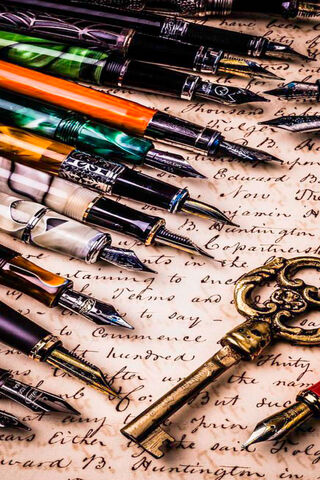 art material property