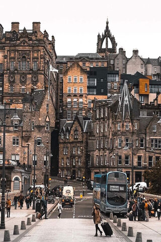 Charming Streets of Edinburgh: A Journey Through Time 🏰✨