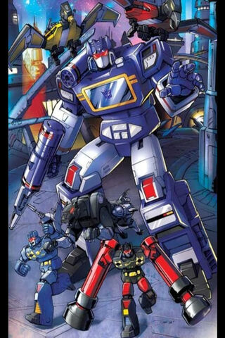 Transforming Tunes: The Soundwave Squad 🎶🤖