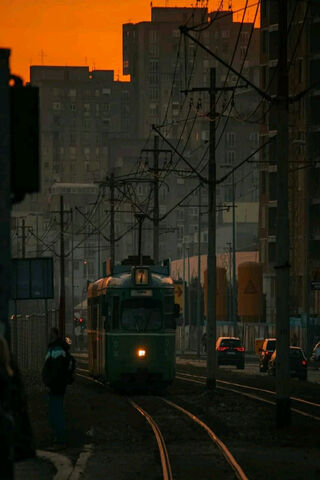 Sunset Serenity in Beograd 🌇🚋