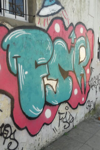 FSR Crew: Urban Vibes and Alien Encounters 🚀🎨
